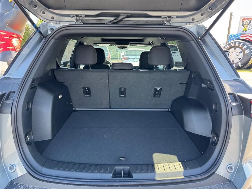 New 2026 Chevrolet Equinox LT w/ Midnight Edition FWD image 7