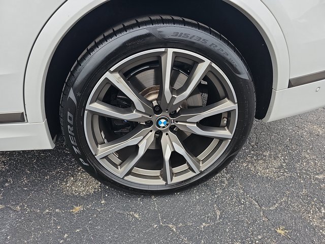 Used 2021 BMW X7 M50i w/ Dynamic Handling Package image 35