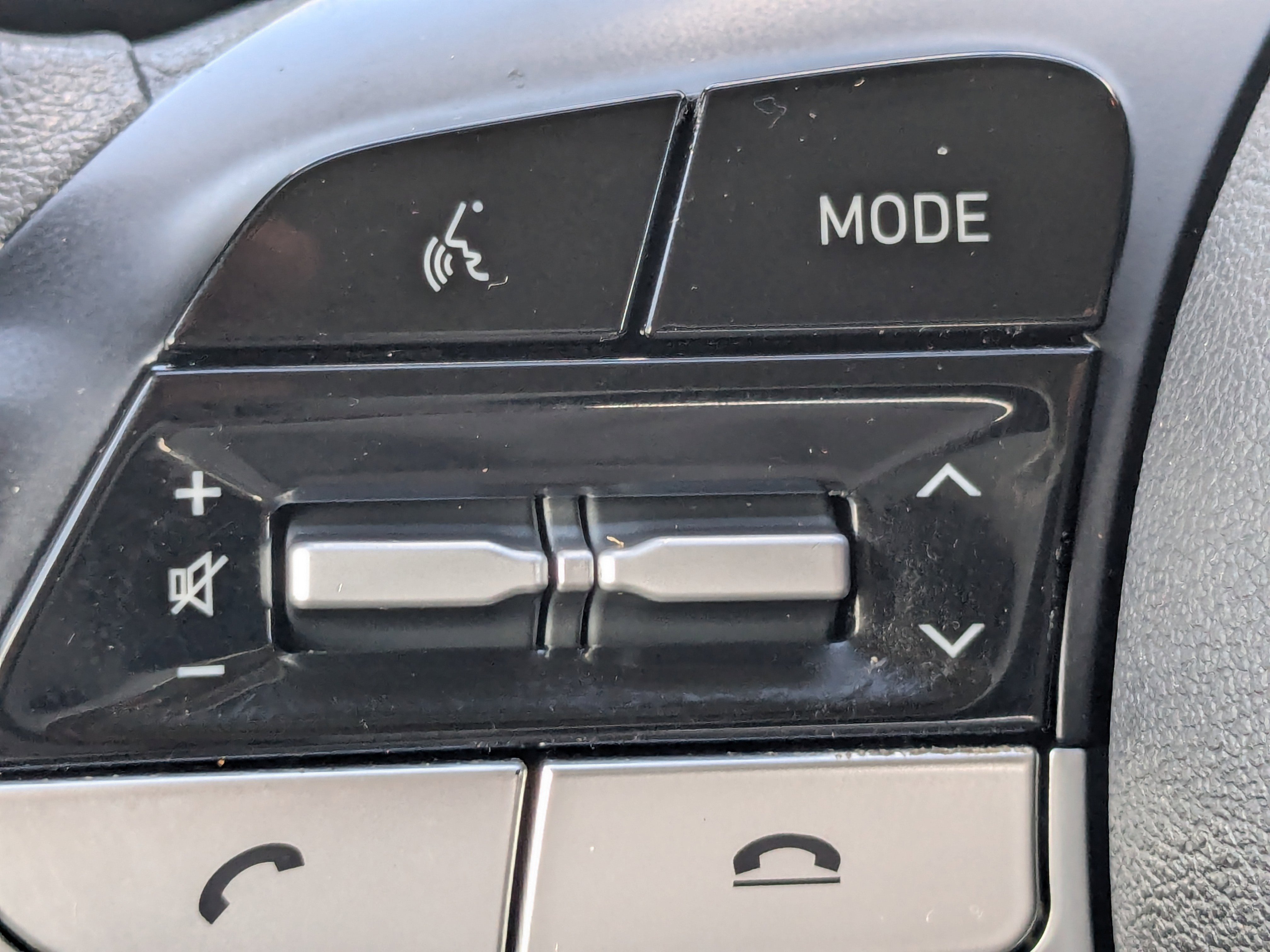 Used 2022 Hyundai Elantra SEL FWD image 25