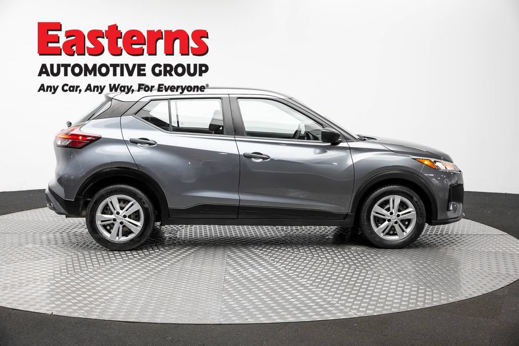 Used 2023 Nissan Kicks S FWD image 4