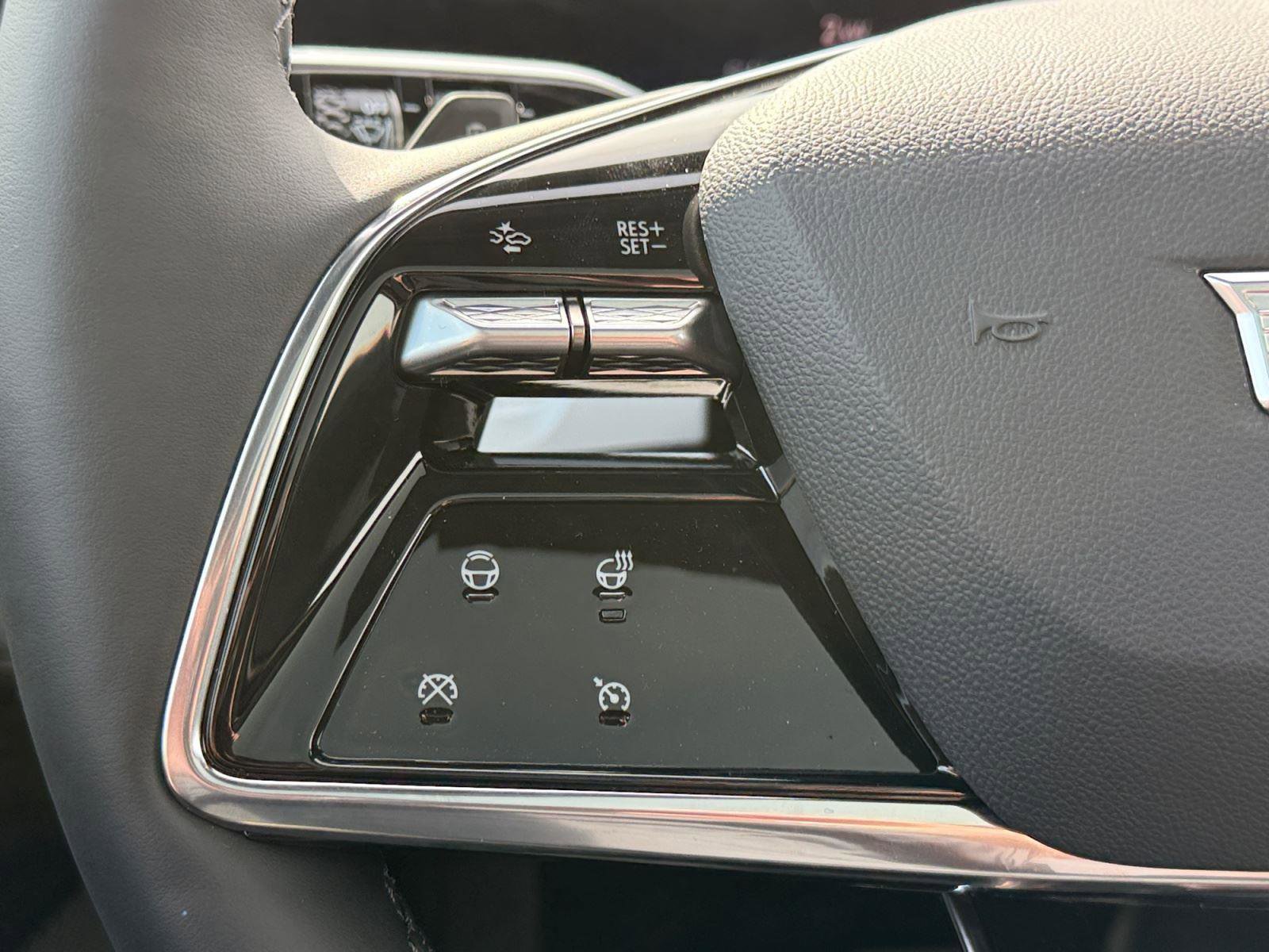 New 2026 Cadillac Optiq Luxury 1 image 20