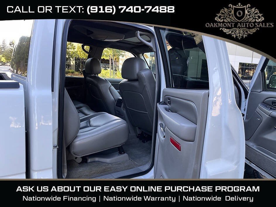 Used 2005 GMC Sierra 1500 Denali w/ Safe And Sound Package AWD/4WD image 21