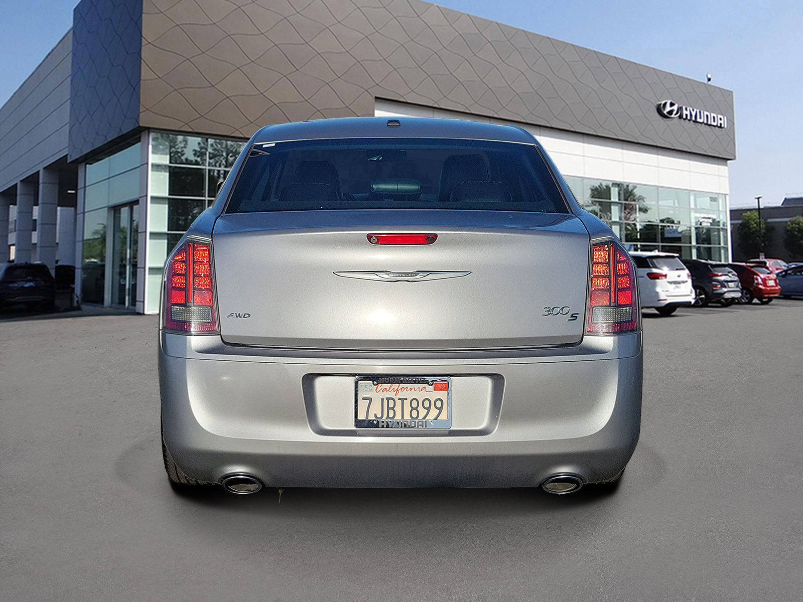 Used 2014 Chrysler 300 S RWD image 4