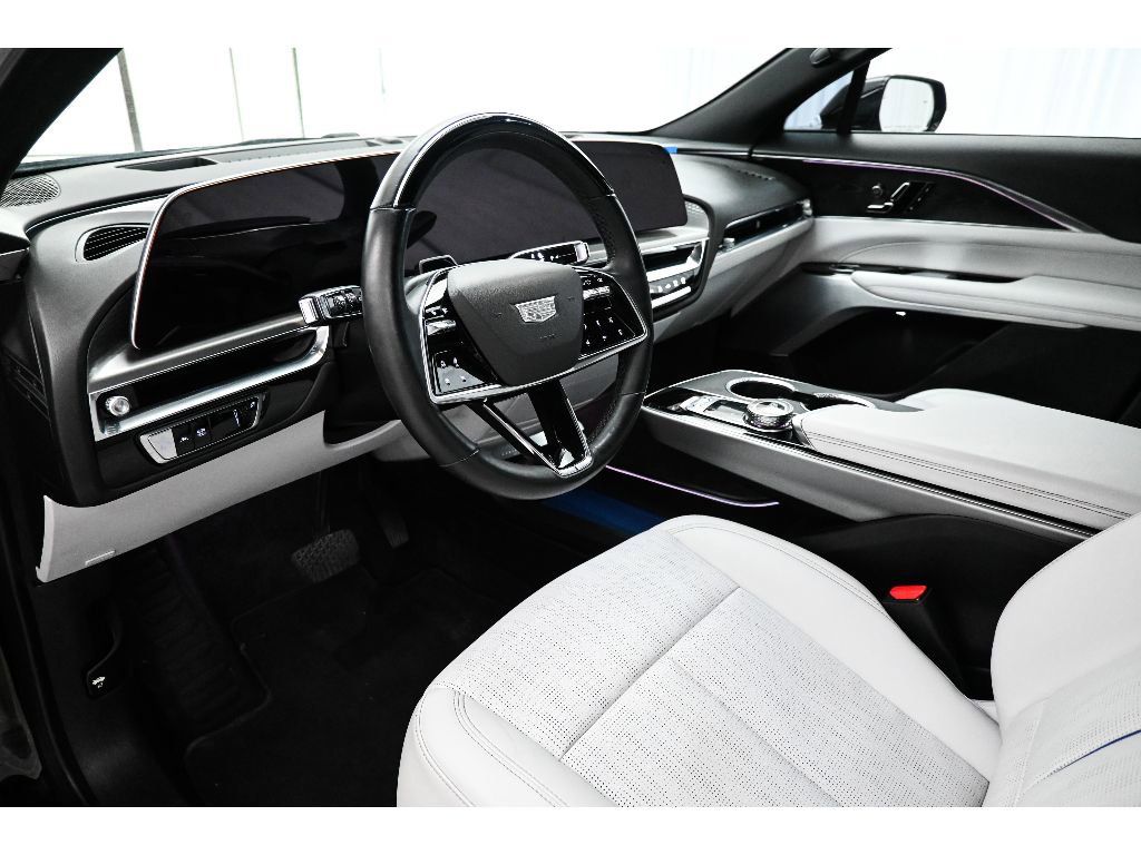 Used 2024 Cadillac Lyriq Luxury RWD image 10
