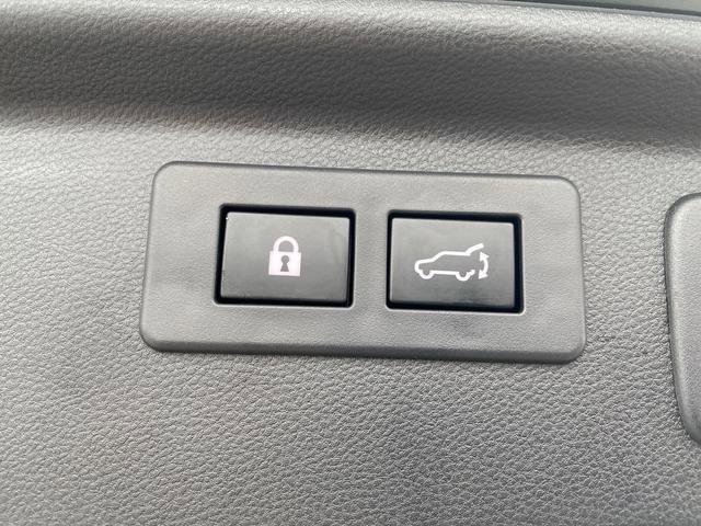 Used 2024 Subaru Forester Touring w/ Pop Package 2 image 17