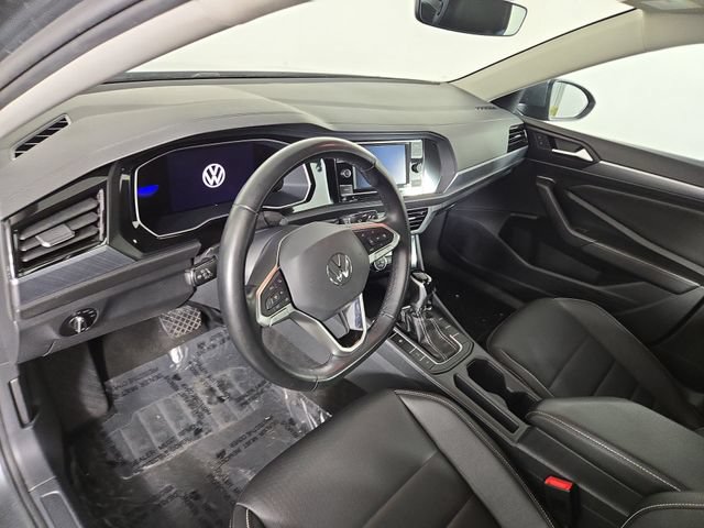 Used 2024 Volkswagen Jetta SE FWD image 13