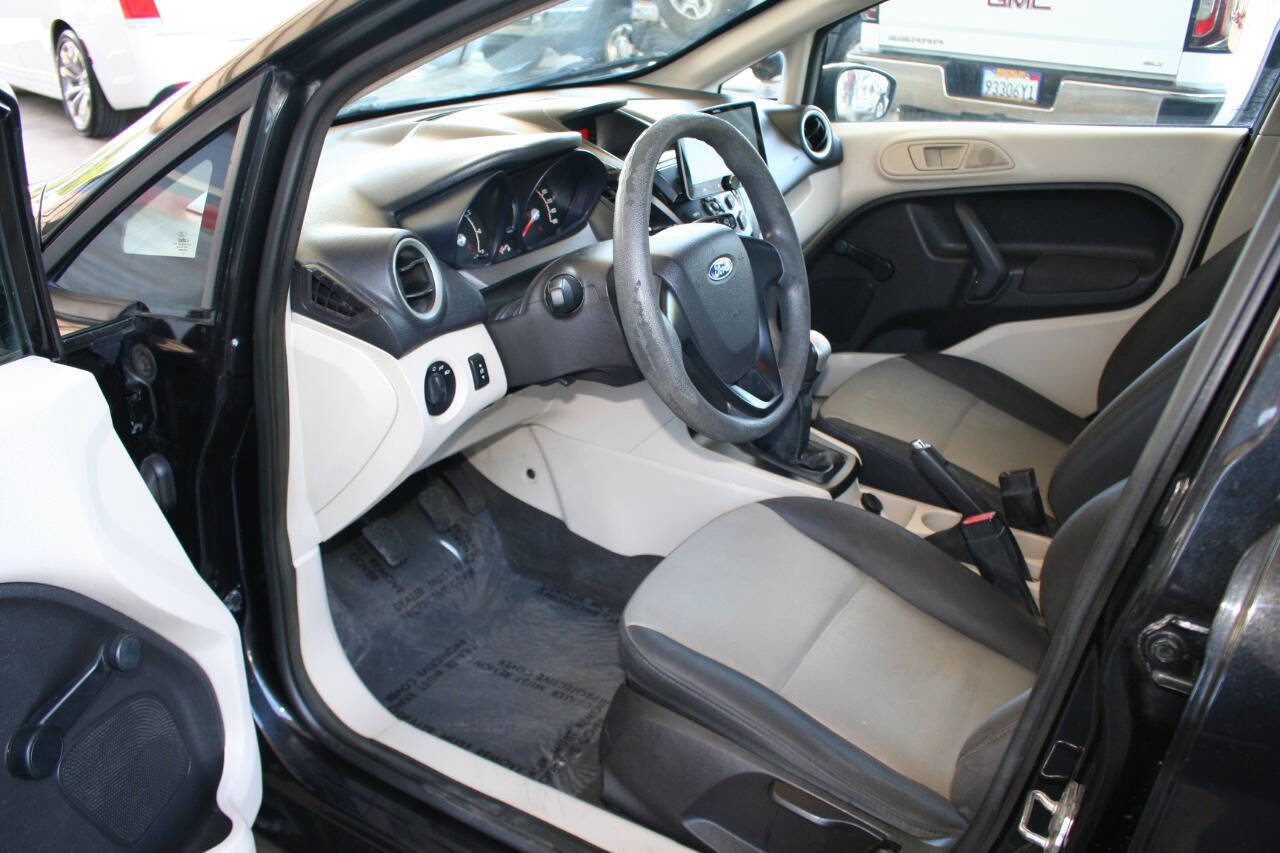 Used 2012 Ford Fiesta S FWD image 13