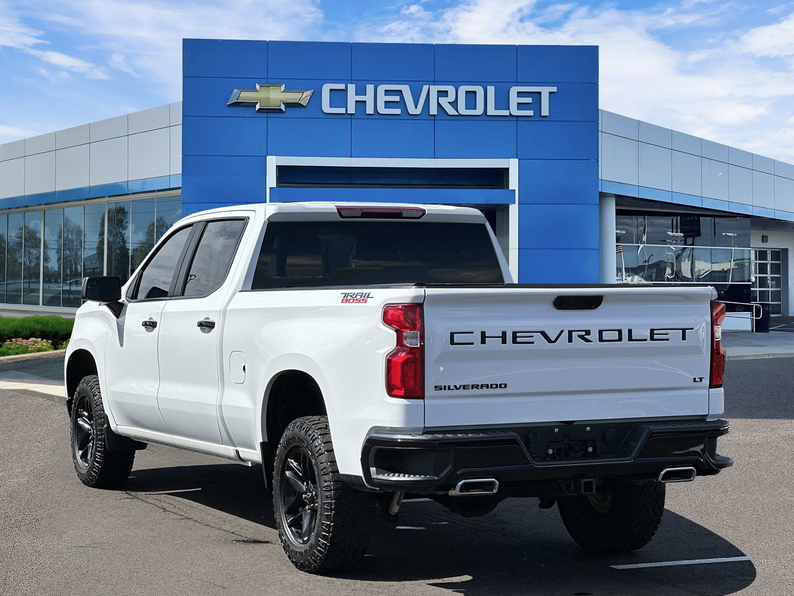 Certified 2023 Chevrolet Silverado 1500 LT Trail Boss w/ LPO, Dark Essentials Package AWD/4WD image 3
