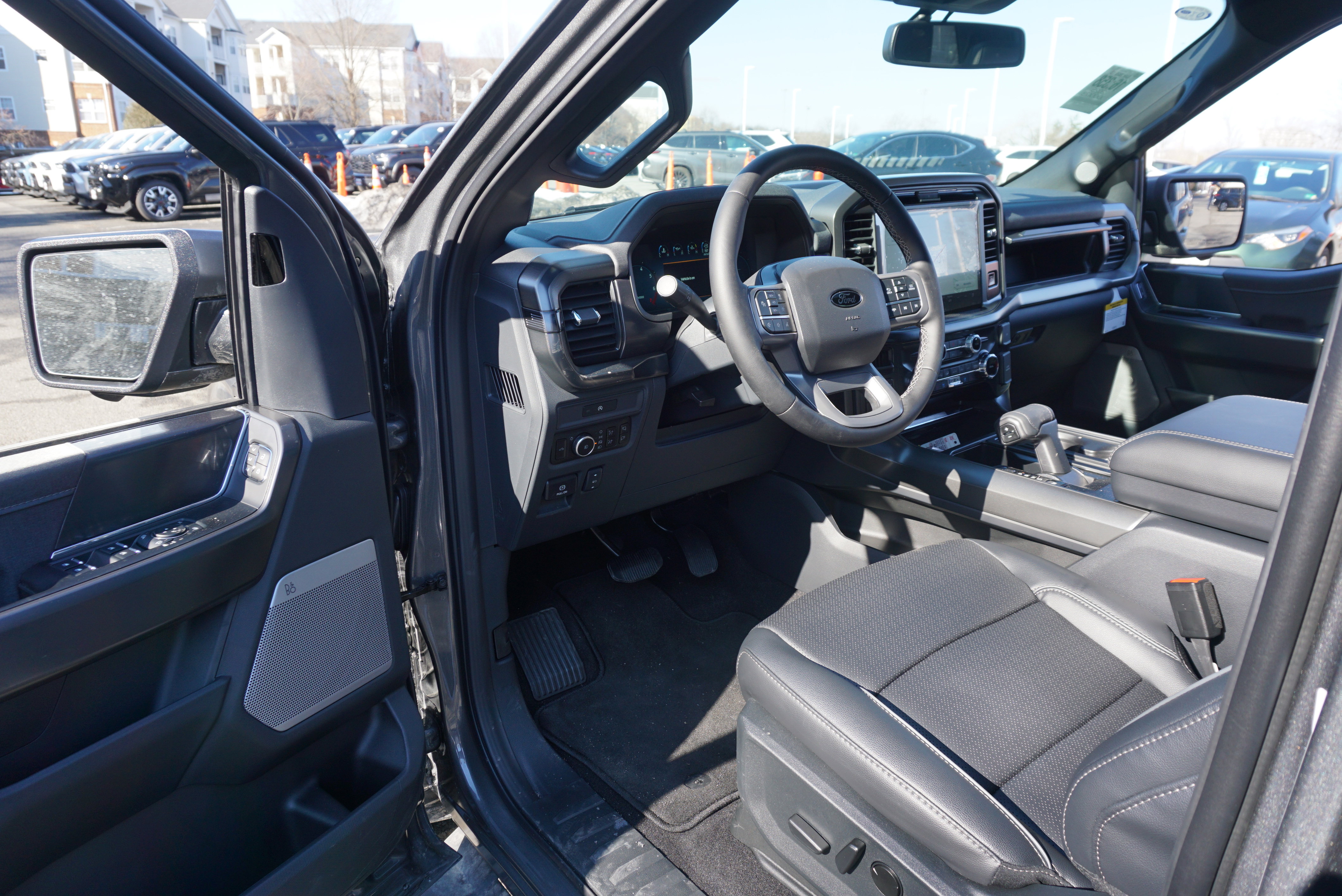 Used 2025 Ford F150 Lariat image 7