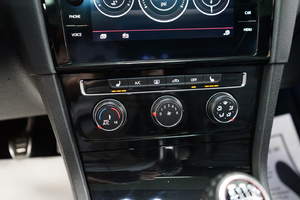 Used 2019 Volkswagen GTI SE FWD image 38