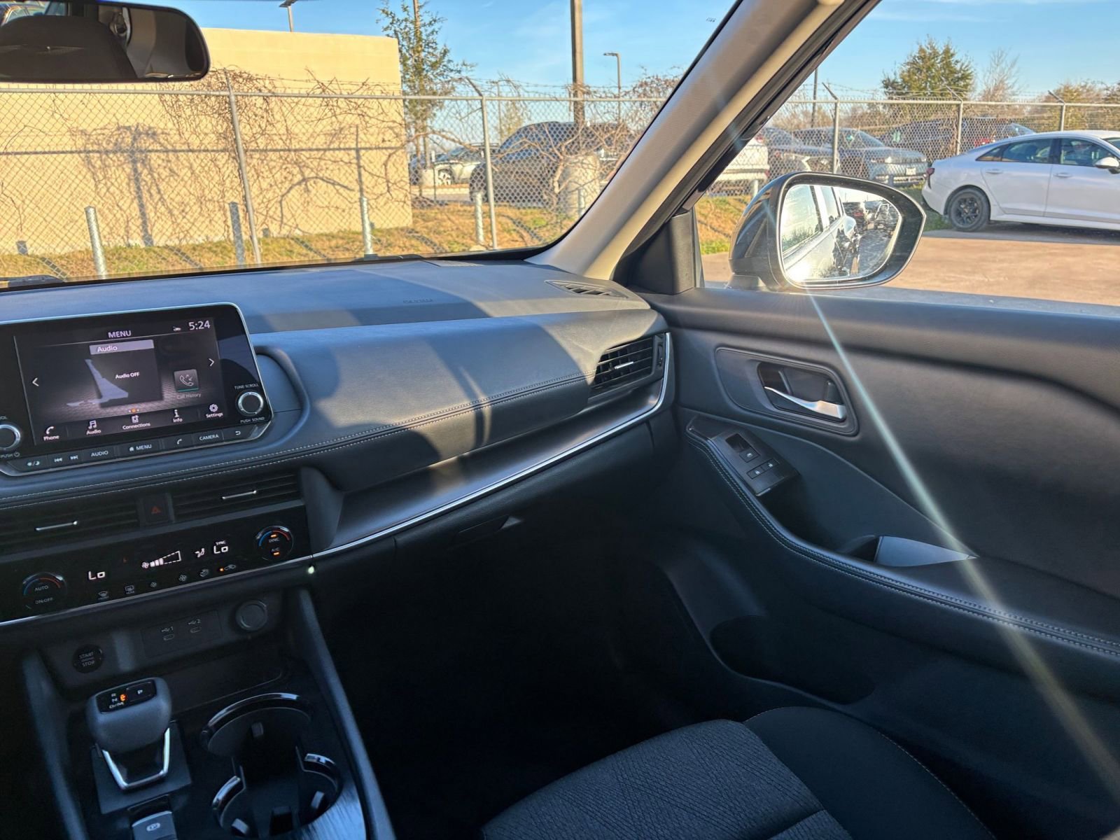 Used 2025 Nissan Rogue SV FWD image 37