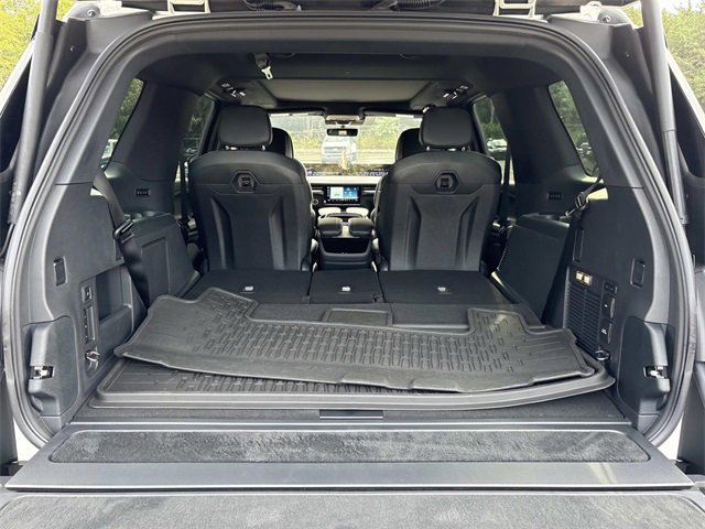 New 2025 Lincoln Navigator Reserve w/ Jet Appearance Package image 12