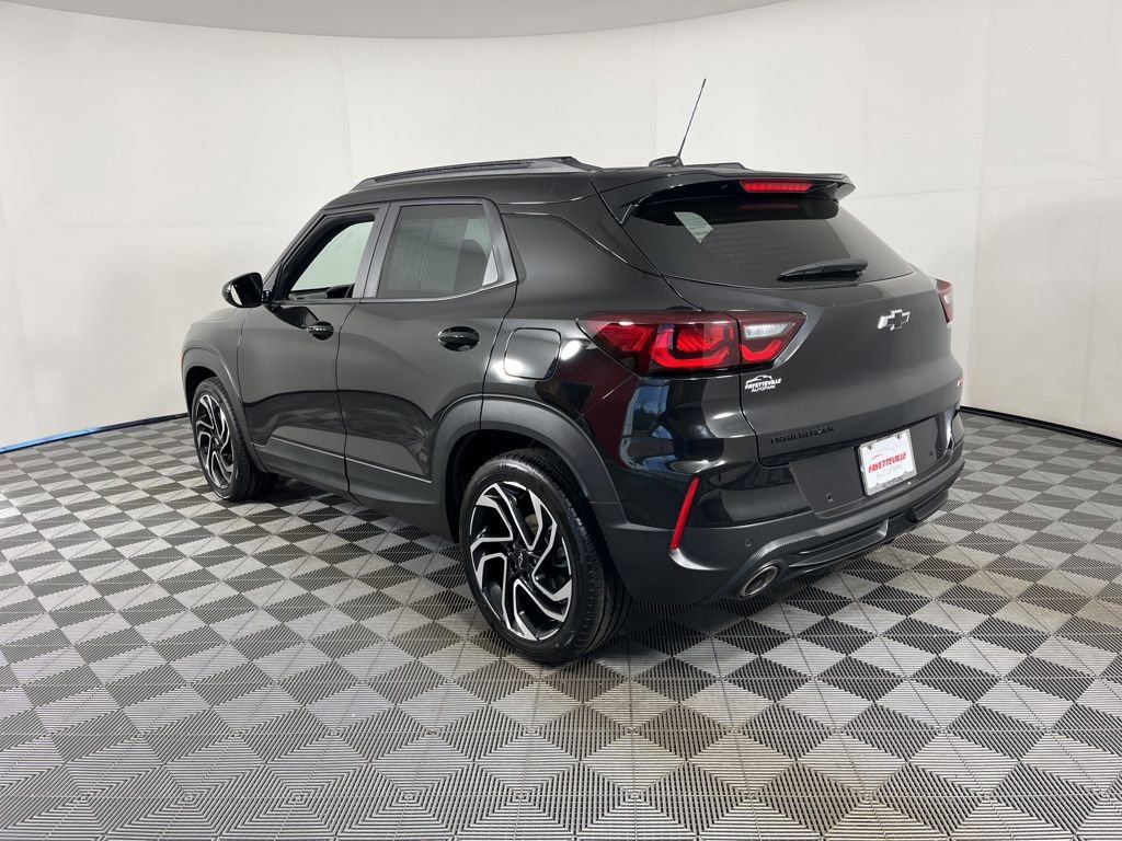 Used 2025 Chevrolet TrailBlazer RS w/ Convenience Package image 3