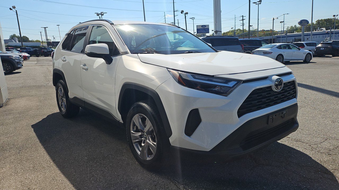 Used 2023 Toyota RAV4 XLE image 7