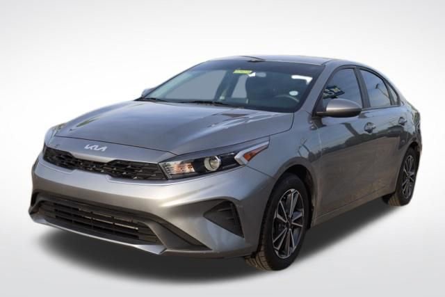 Used 2022 Kia Forte LXS image 6