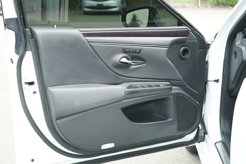 Used 2021 Lexus ES 300h w/ Premium Package FWD image 21