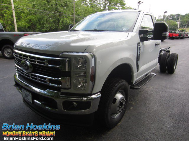 New 2025 Ford F350 XL w/ XL Chrome Package AWD/4WD image 1