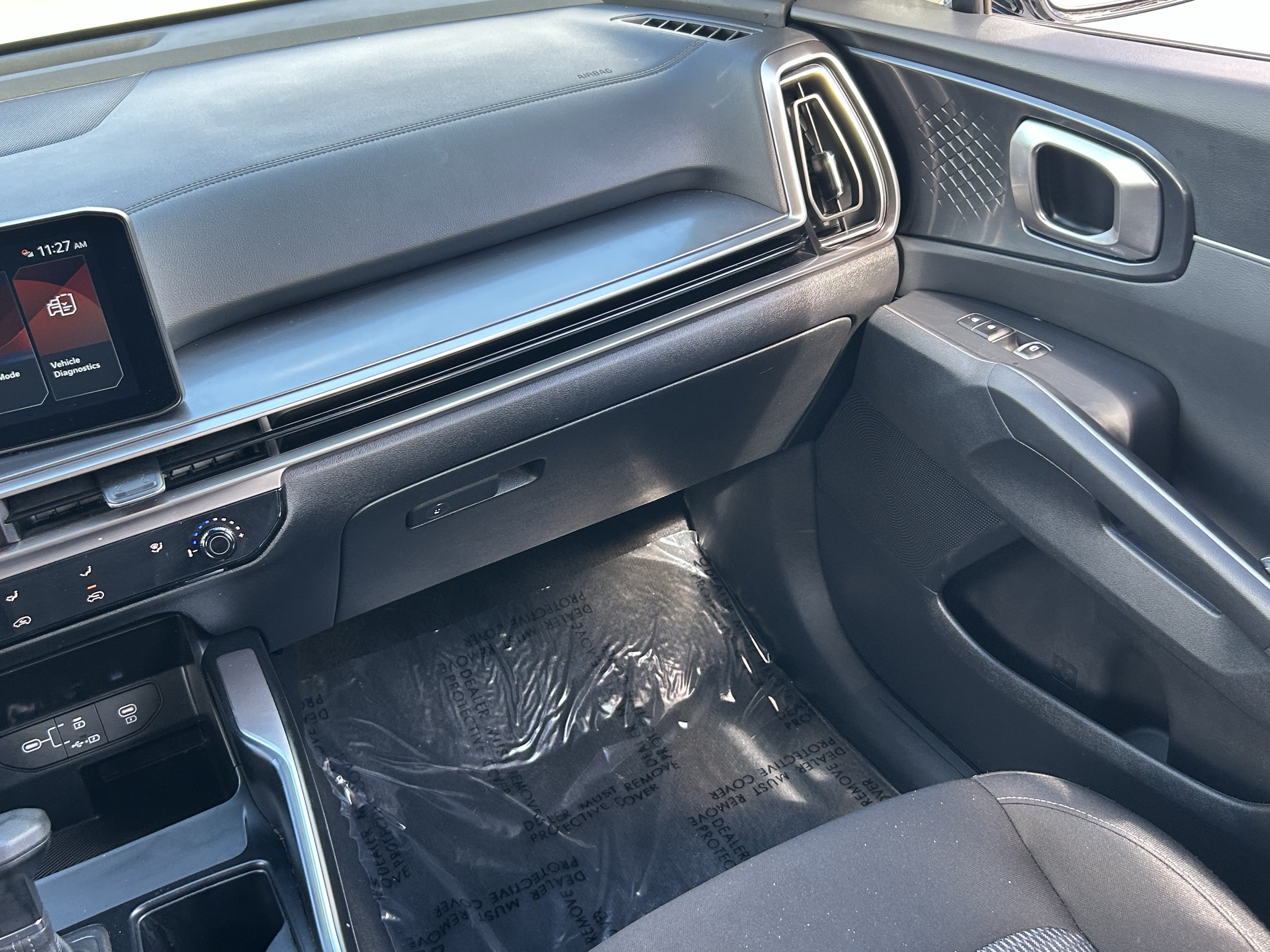 Certified 2025 Kia Sorento LX FWD image 18