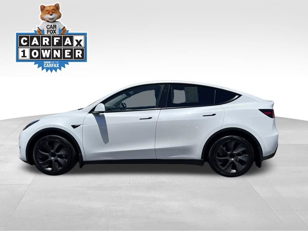 Used 2024 Tesla Model Y Long Range AWD/4WD image 2