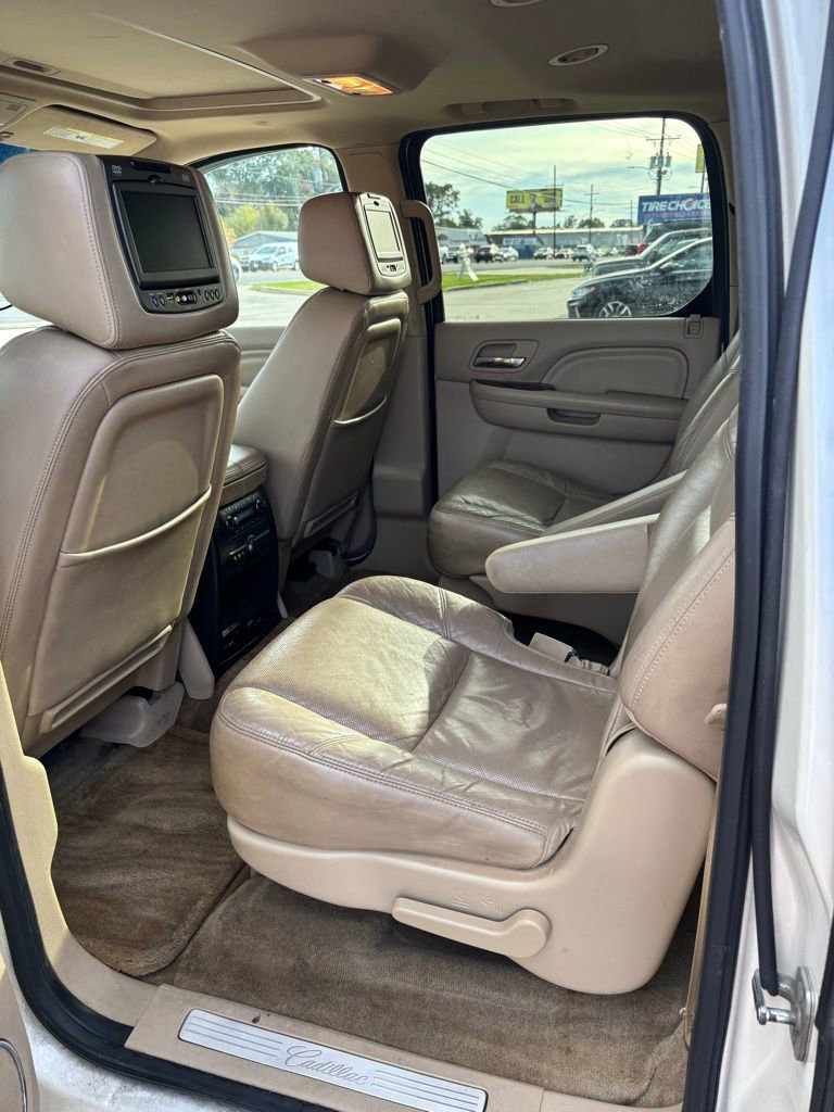Used 2012 Cadillac Escalade ESV Luxury image 11