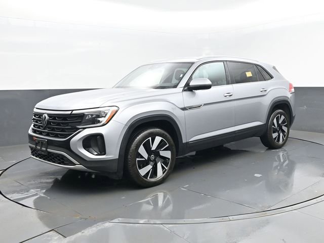 Used 2024 Volkswagen Atlas Cross Sport SE image 2