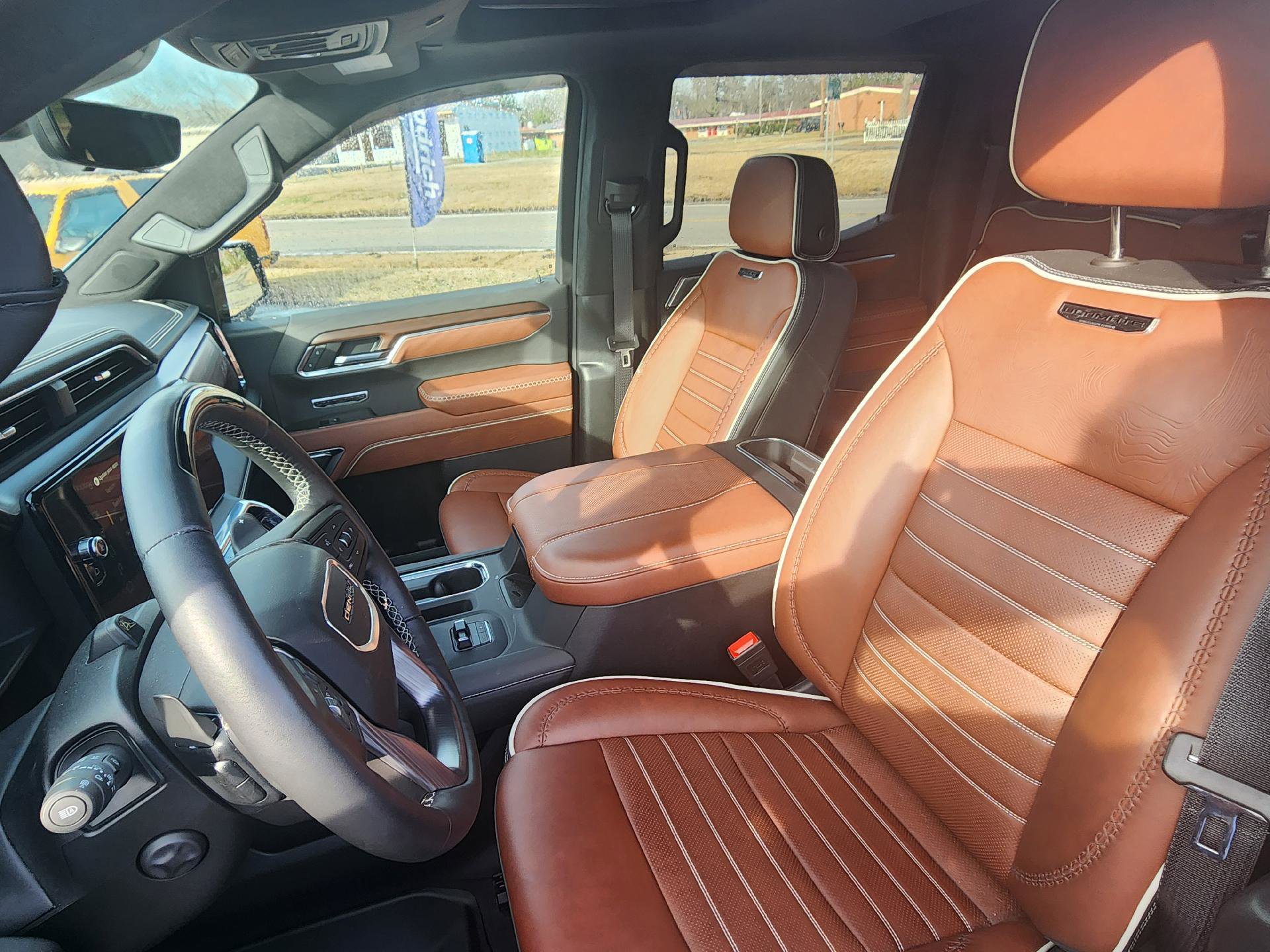 Used 2025 GMC Sierra 1500 Denali Ultimate image 9
