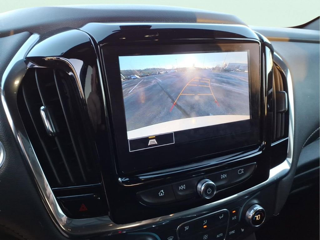 Used 2023 Chevrolet Traverse LT FWD image 29