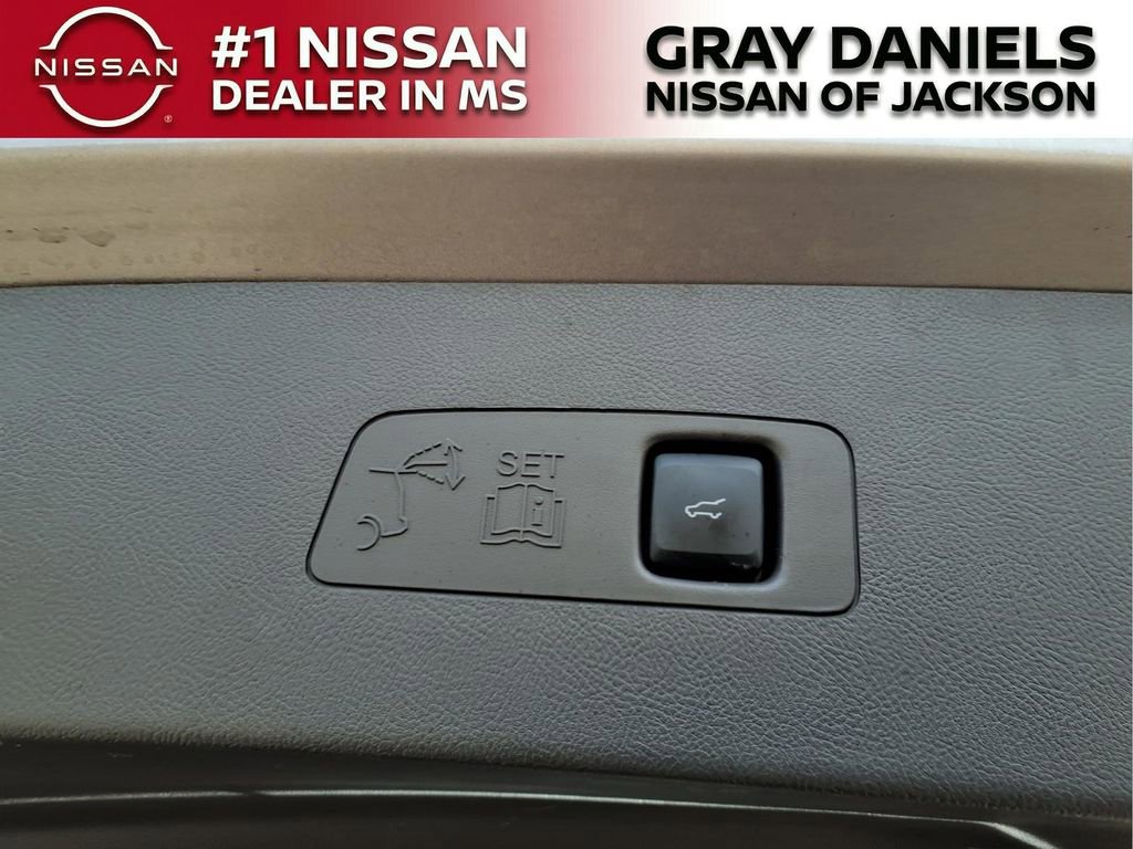 Used 2020 Lincoln Corsair Reserve w/ Equipment Group 201A image 9