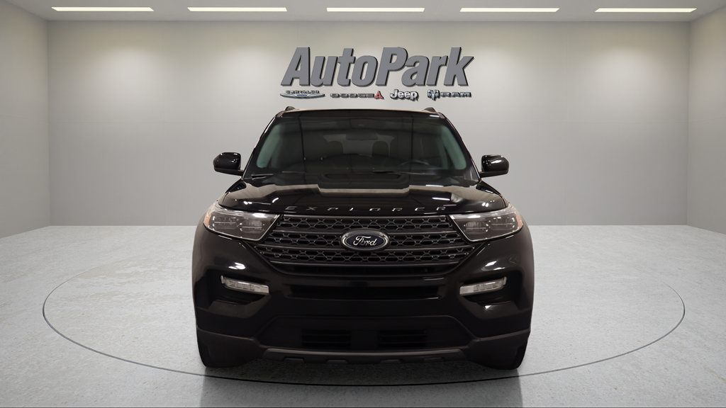 Used 2023 Ford Explorer XLT w/ Equipment Group 202A AWD/4WD image 3