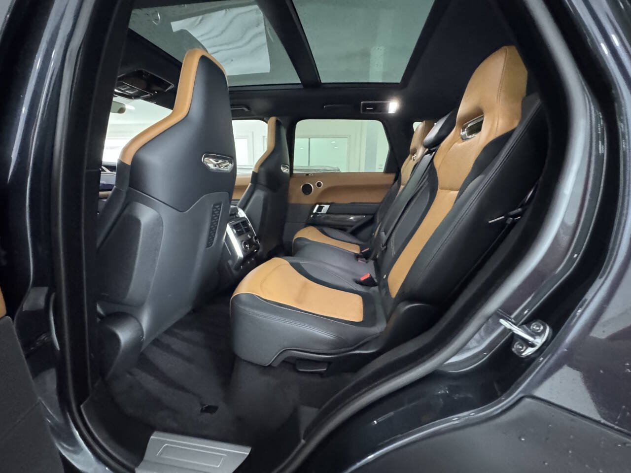 Used 2020 Land Rover Range Rover Sport SVR AWD/4WD image 15