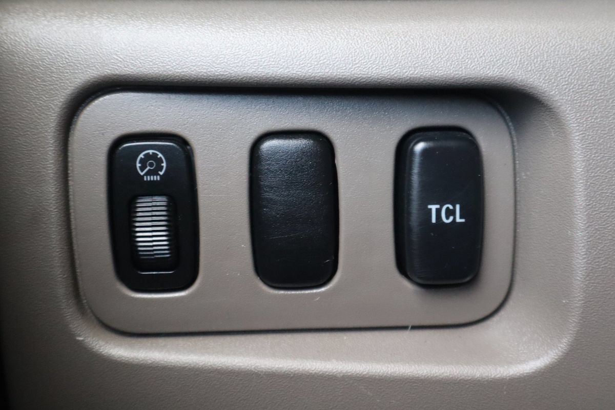 Used 2008 Mitsubishi Endeavor LS AWD/4WD image 28