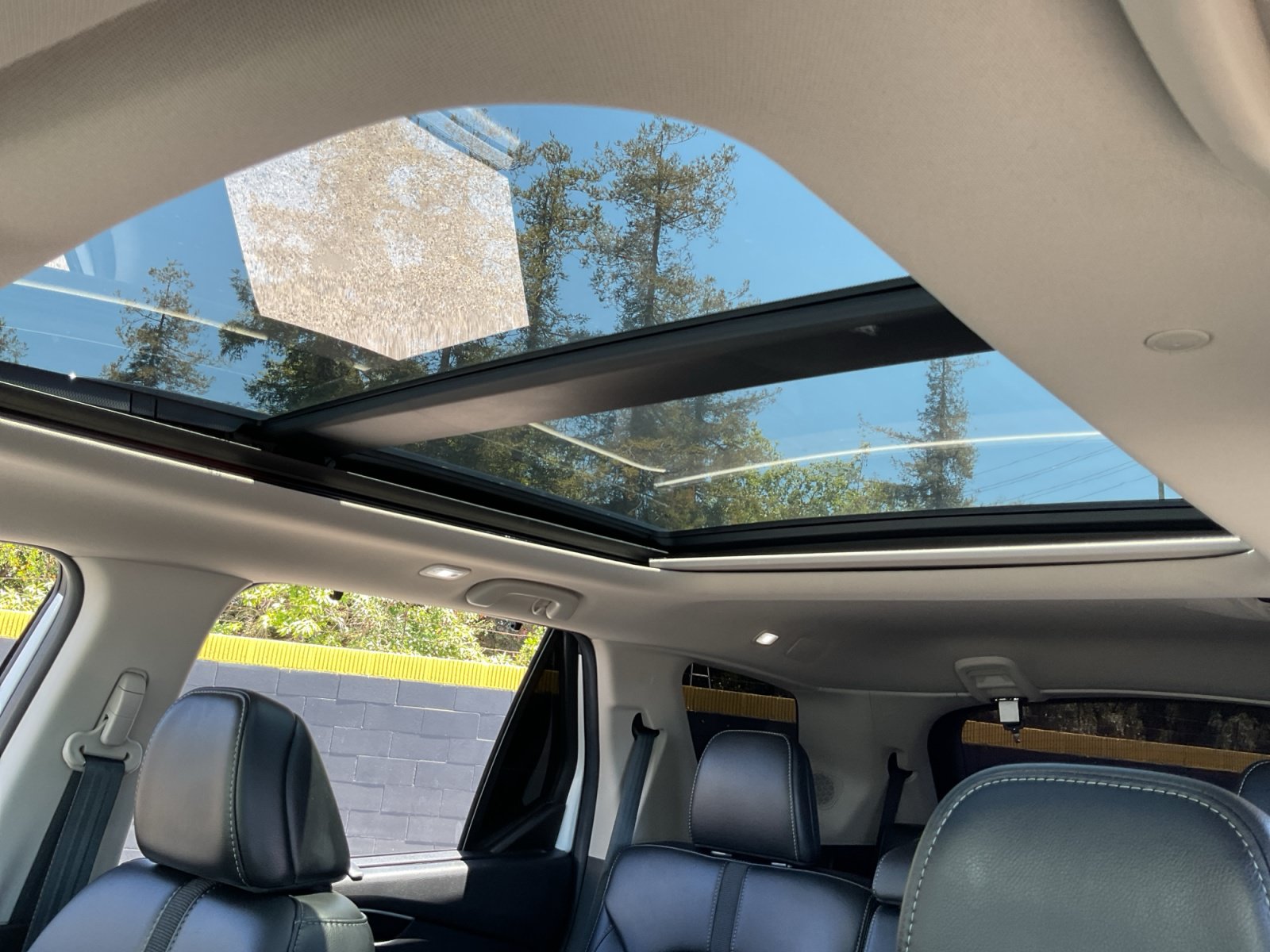 Used 2025 Honda Pilot Touring image 29