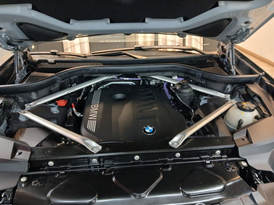 Used 2024 BMW X7 xDrive40i w/ M Sport Package image 42