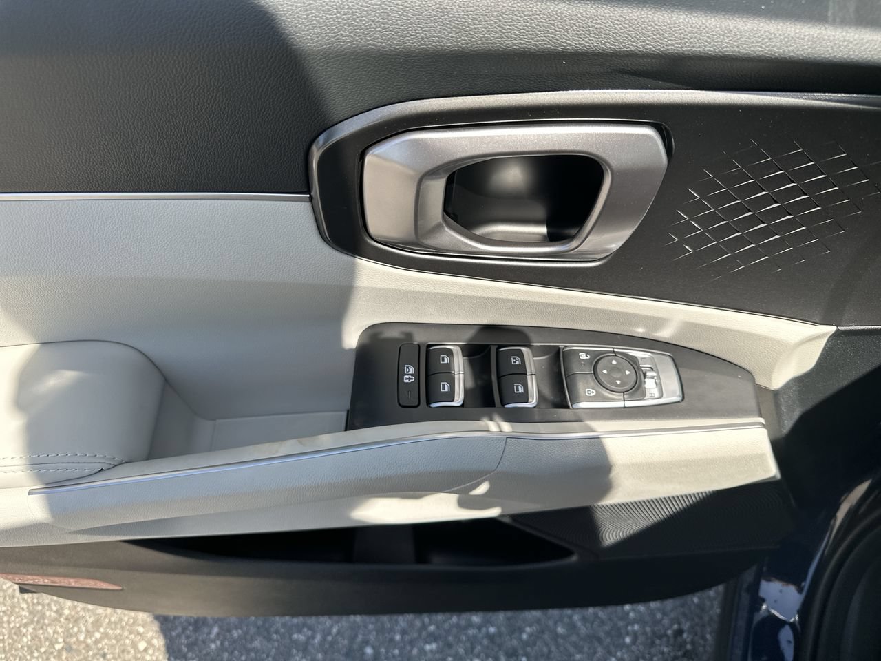 New 2026 Kia Sorento S w/ S Panoramic Sunroof Package FWD image 5