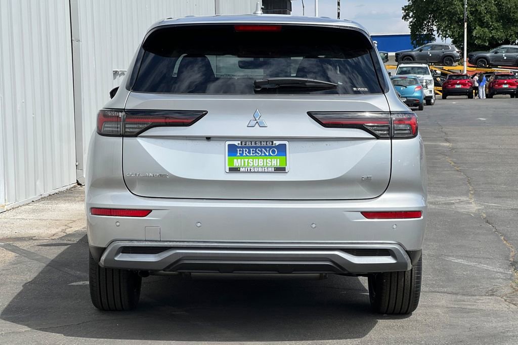 New 2026 Mitsubishi Outlander SE AWD/4WD image 6