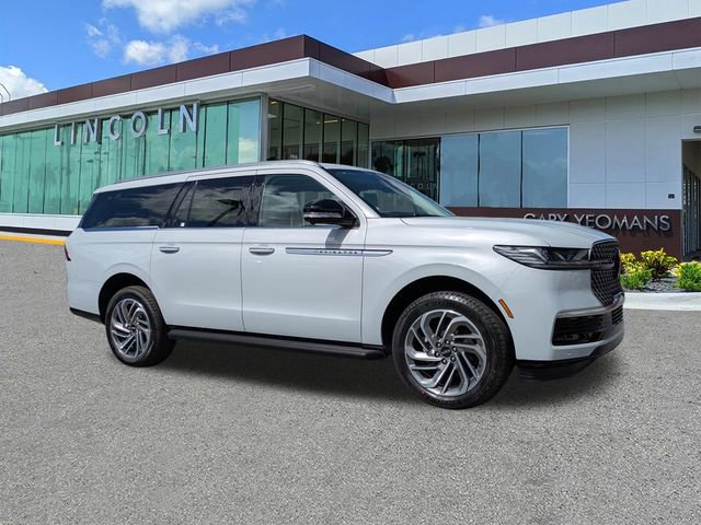 New 2026 Lincoln Navigator L Premier image 2