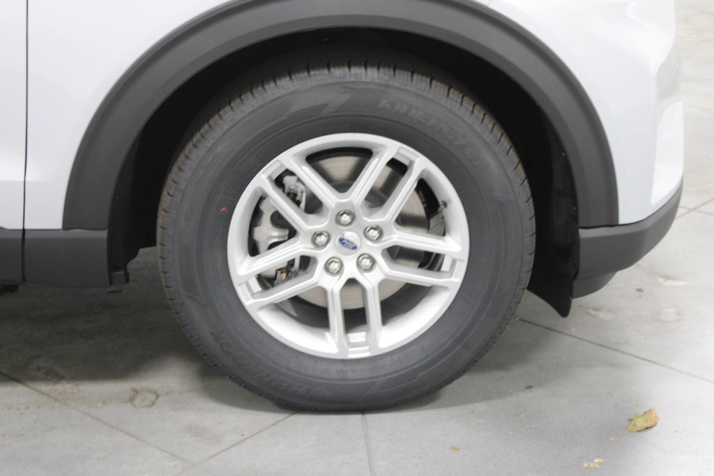 New 2026 Ford Explorer Active image 11