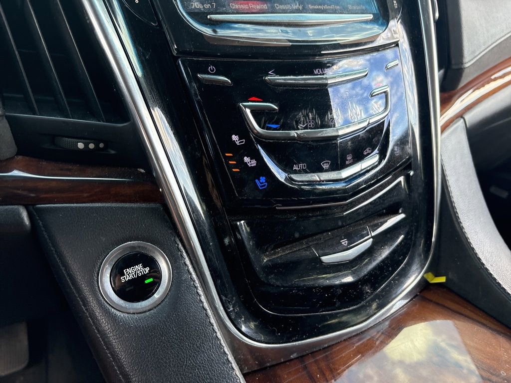 Used 2015 Cadillac Escalade ESV Luxury AWD/4WD image 25