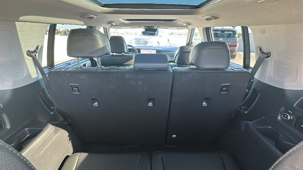 Certified 2025 Hyundai Santa Fe Limited FWD image 36