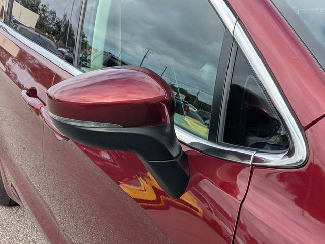 Used 2023 Chrysler Pacifica Touring-L image 9