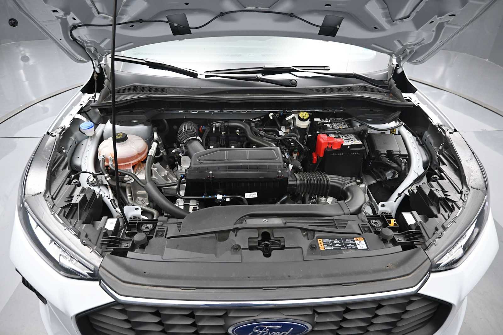 Certified 2025 Ford Escape Active w/ Cold Weather Package FWD image 40