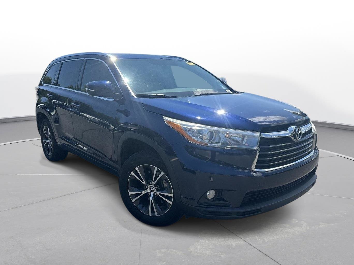 Used 2016 Toyota Highlander XLE FWD image 4