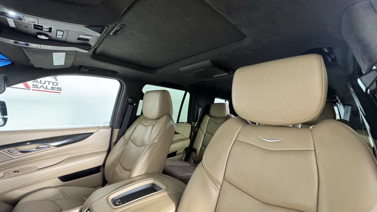 Used 2019 Cadillac Escalade Platinum AWD/4WD image 15