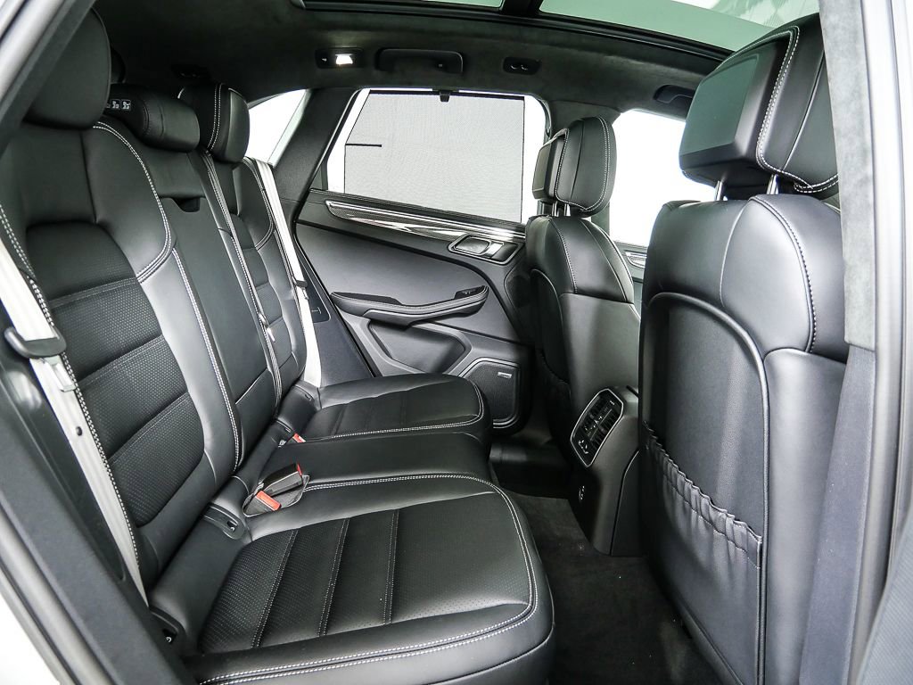 New 2026 Porsche Macan GTS image 24