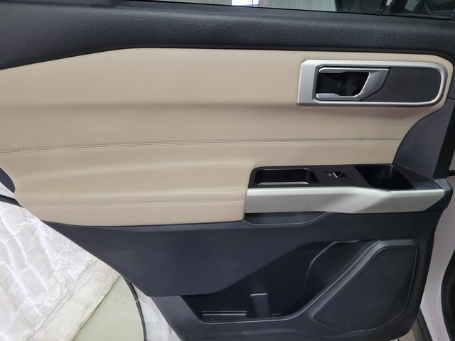 Used 2022 Ford Explorer XLT image 50