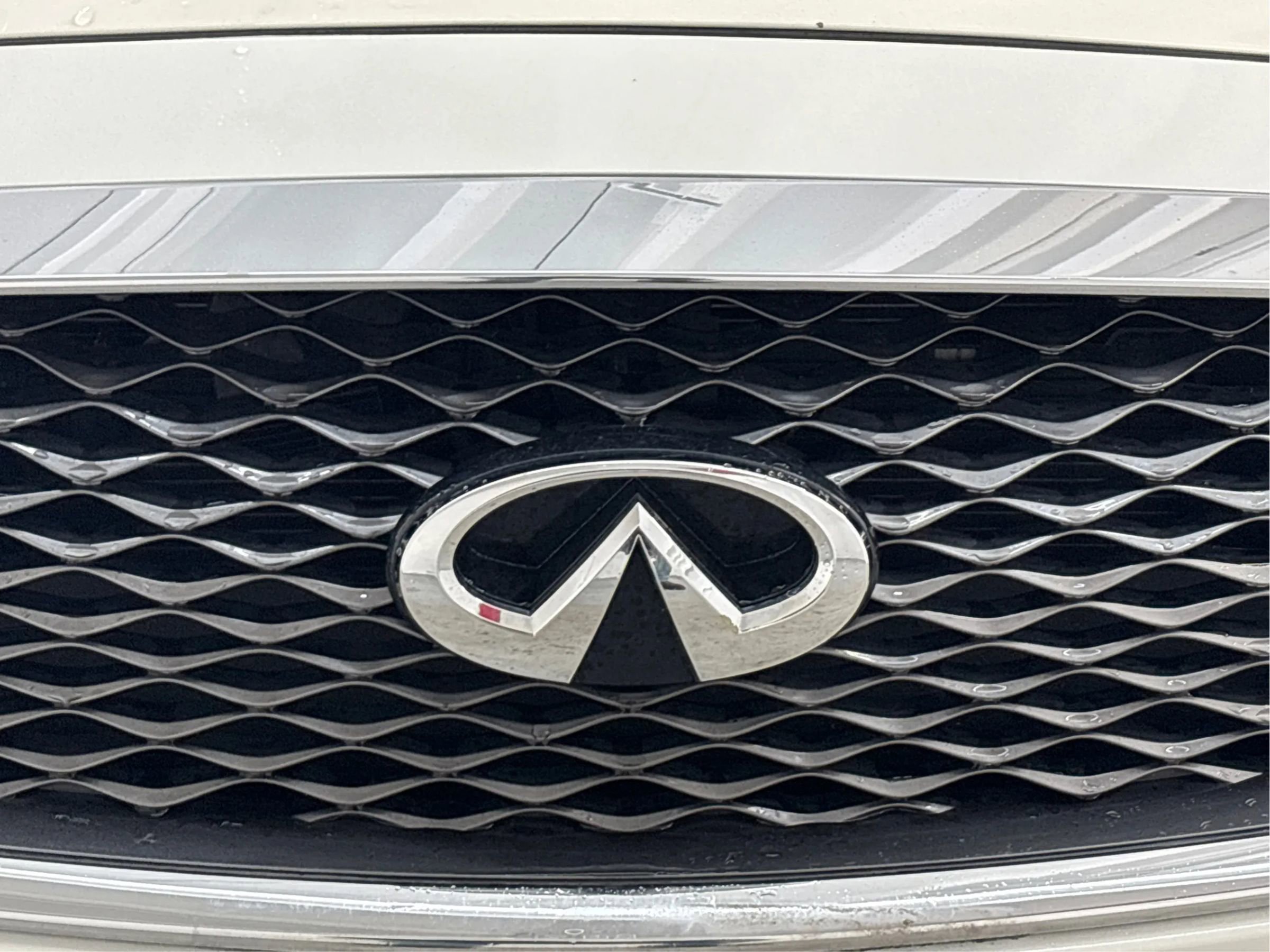 Used 2018 INFINITI Q50 Luxe w/ Essential Package (3.0T Luxe) AWD/4WD image 36