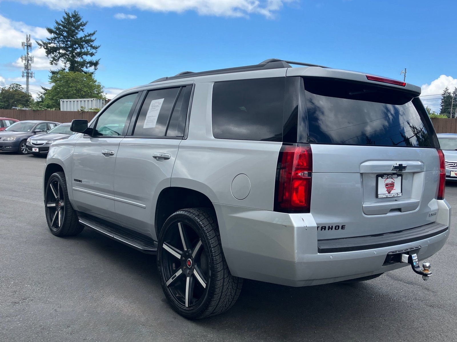 Used 2018 Chevrolet Tahoe Premier w/ RST 6.2L Performance Edition AWD/4WD image 6