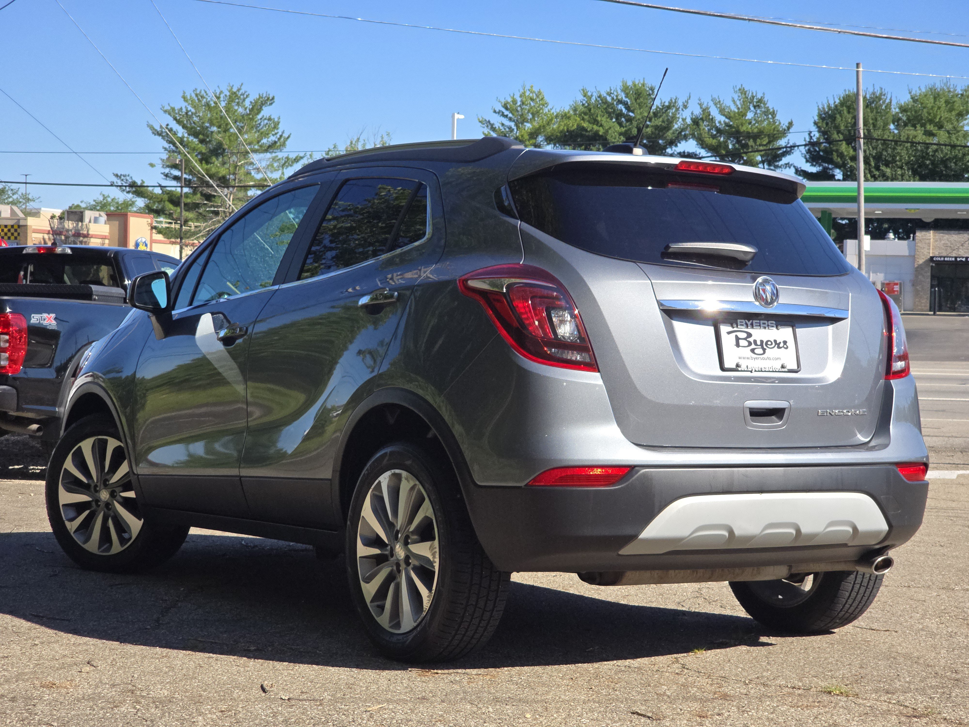 Used 2020 Buick Encore Preferred FWD image 5