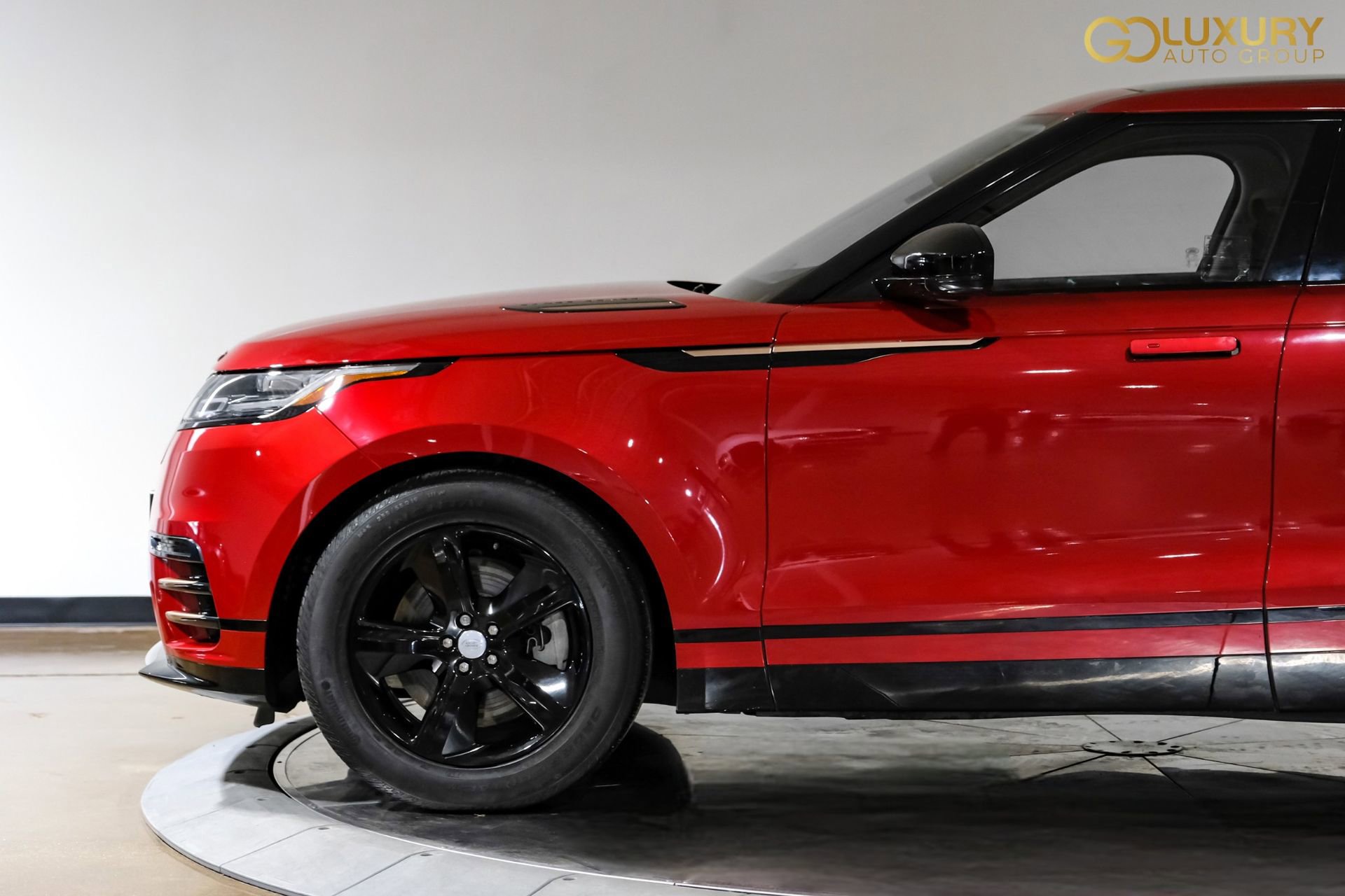 Used 2023 Land Rover Range Rover Velar R-Dynamic S image 14