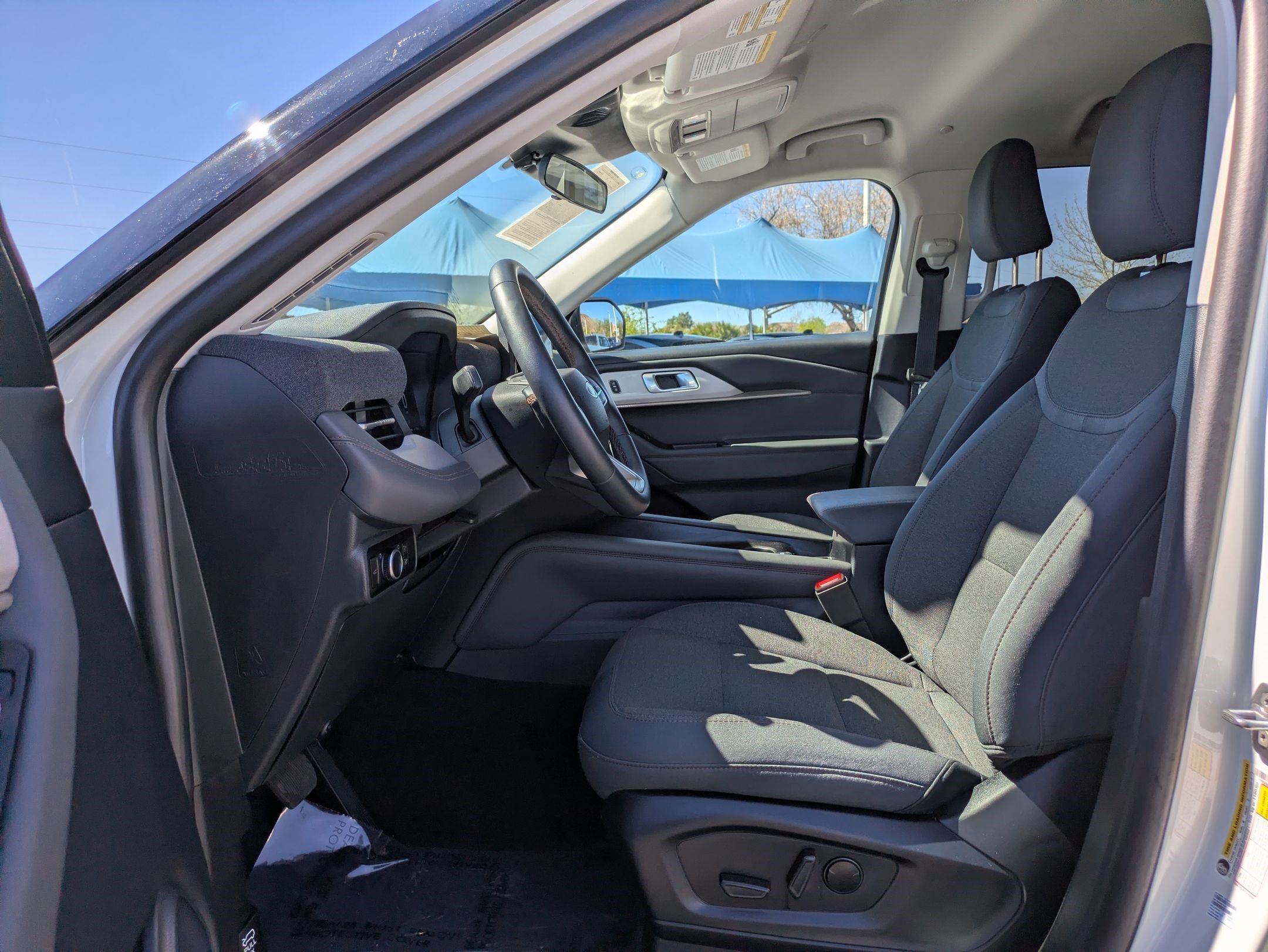 Used 2025 Ford Explorer Active image 15